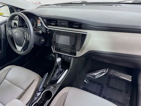 Used 2019 Toyota Corolla LE image 28