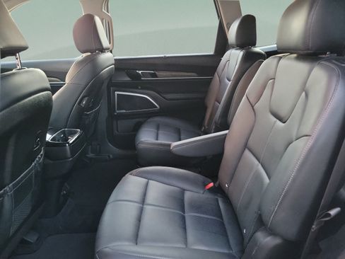 Certified 2022 Kia Telluride EX w/ EX Premium Package AWD/4WD image 10