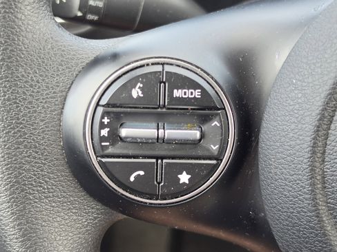 Used 2025 Kia Soul LX FWD image 16