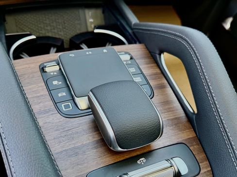 New 2026 Mercedes-Benz GLS 450 4MATIC image 25