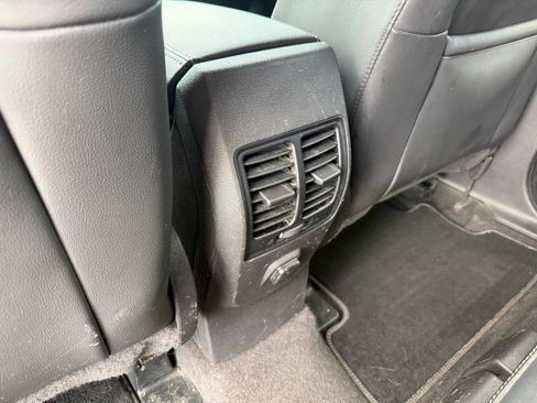 Used 2019 Ford Escape SEL AWD/4WD image 30