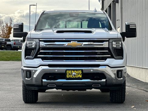 Used 2024 Chevrolet Silverado 3500 LTZ w/ LTZ Convenience Package image 9