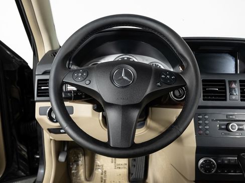 Used 2010 Mercedes-Benz GLK 350 2WD image 31