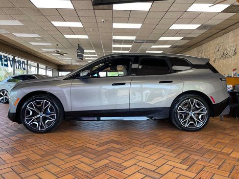 Used 2024 BMW iX xDrive50 w/ Sport Package AWD/4WD image 5