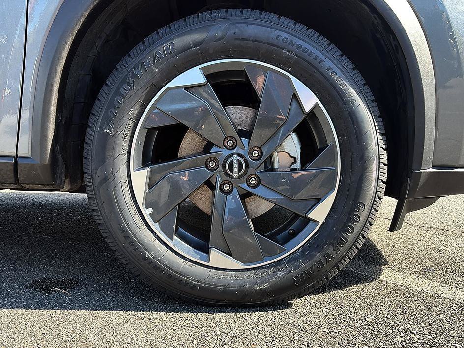 Certified 2025 Nissan Rogue SV AWD/4WD image 12