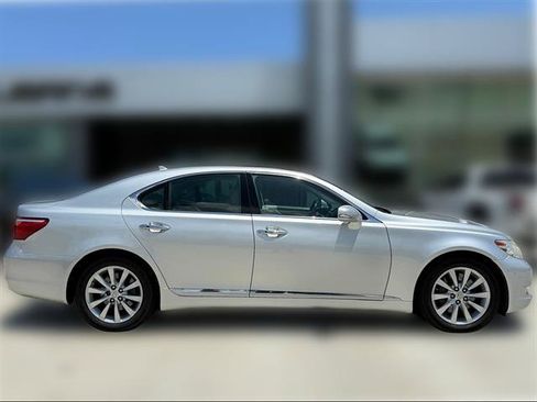 Used 2011 Lexus LS 460 AWD w/ Luxury Value Edition image 10