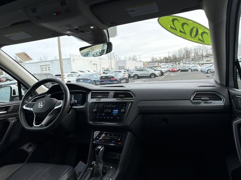 Certified 2022 Volkswagen Tiguan SE w/ Panoramic Sunroof Package image 16