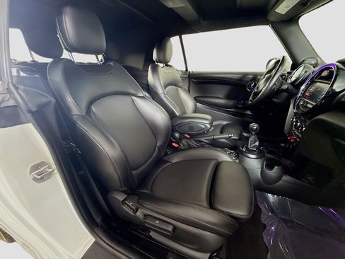 Used 2018 MINI Cooper S image 27