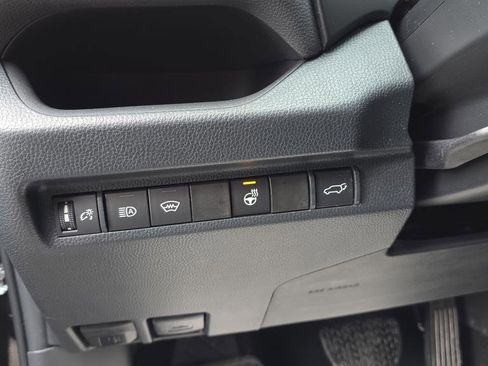 Used 2023 Toyota RAV4 XLE Premium image 18