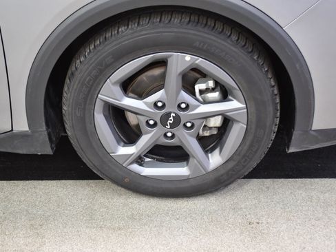 Used 2025 Nissan Altima 2.5 SV image 6