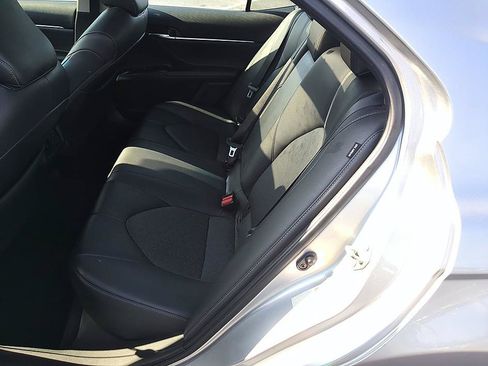 Used 2018 Toyota Camry XSE FWD image 30
