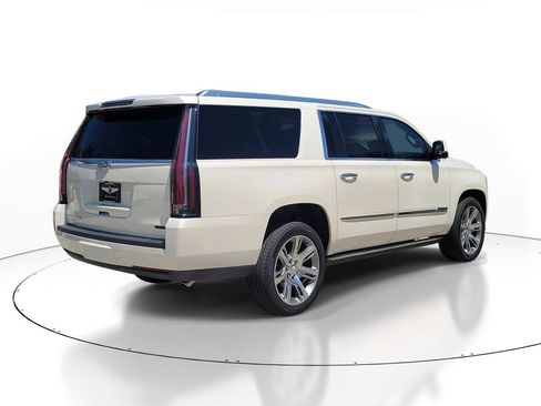Used 2015 Cadillac Escalade ESV Premium RWD image 4