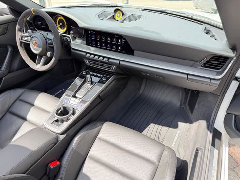 Used 2023 Porsche 911 Carrera RWD image 47