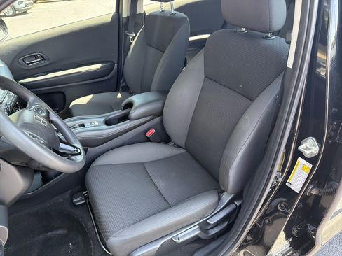 Used 2019 Honda HR-V LX image 11