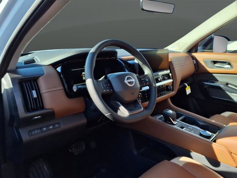 New 2026 Nissan Pathfinder Platinum image 57