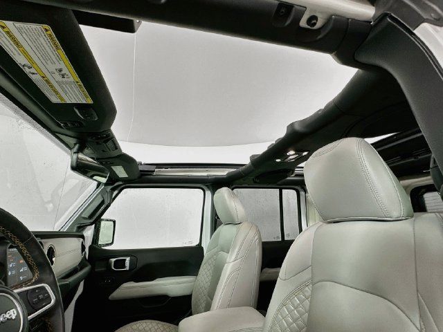Used 2023 Jeep Wrangler Unlimited Sahara AWD/4WD image 20