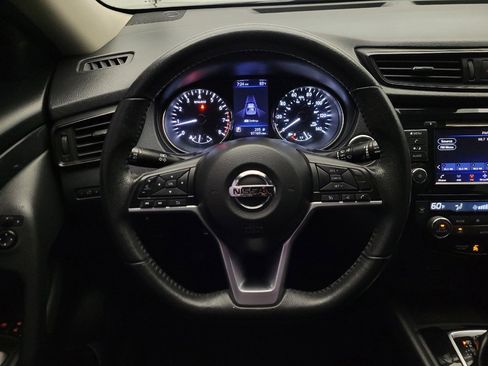 Used 2020 Nissan Rogue SV FWD image 22