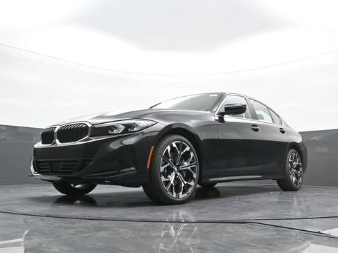 New 2026 BMW 330i xDrive Sedan w/ Premium Package AWD/4WD image 24