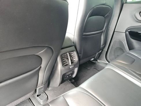 Used 2020 Jeep Cherokee Latitude Plus image 21