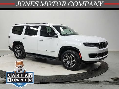 Used 2024 Jeep Wagoneer Series II w/ Flexible Seating Group RWD image 1