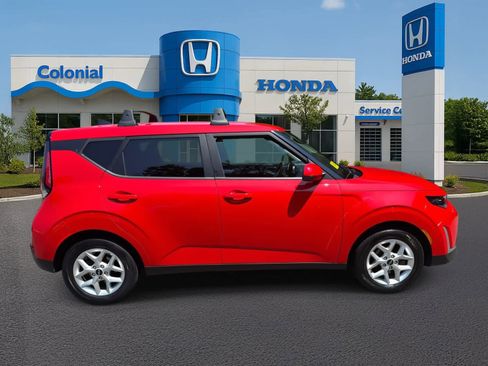 Used 2023 Kia Soul LX w/ LX Technology Package image 8