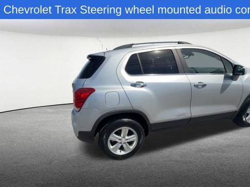 Used 2018 Chevrolet Trax LT w/ LT Convenience Package AWD/4WD image 9