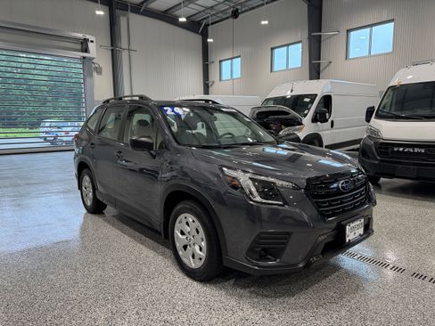 Used 2024 Subaru Forester AWD/4WD image 3