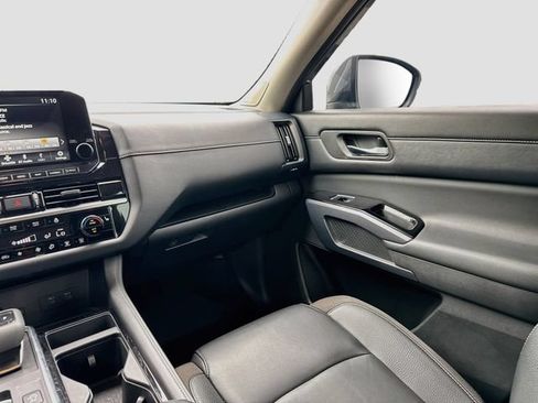 Used 2023 Nissan Pathfinder SL w/ SL Premium Package AWD/4WD image 30