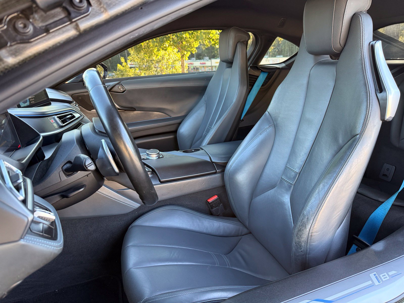 Used 2017 BMW i8 AWD/4WD image 36