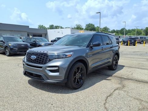 Certified 2024 Ford Explorer ST-Line w/ Class IV Trailer Tow Package AWD/4WD image 3