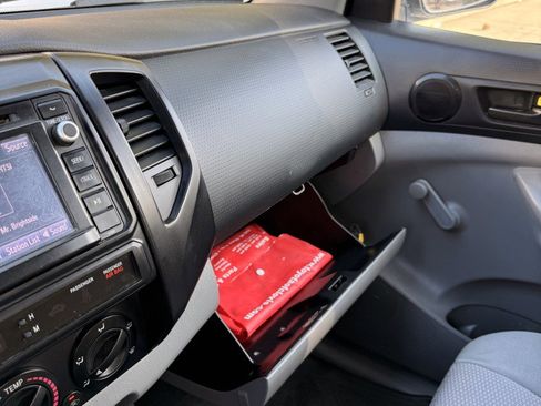 Used 2014 Toyota Tacoma 2WD Regular Cab image 26