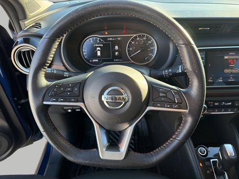Used 2020 Nissan Kicks SR w/ SR Premium Package image 12