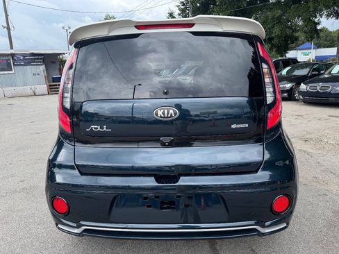 Used 2018 Kia Soul + FWD image 6