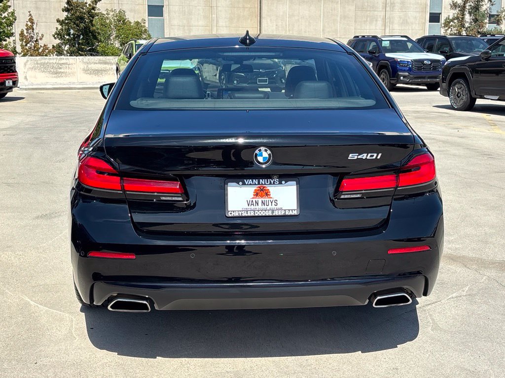 Used 2023 BMW 540i w/ Convenience Package RWD image 5
