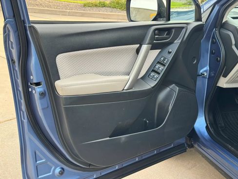 Used 2017 Subaru Forester 2.5i Premium w/ All-Weather Package AWD/4WD image 10
