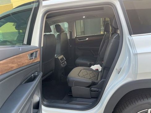 New 2026 Volkswagen Atlas SE FWD image 24