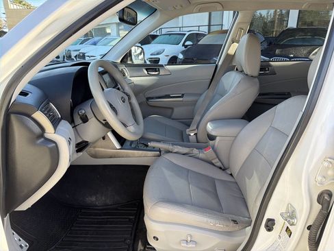 Used 2011 Subaru Forester 2.5XT Premium w/ Popular Equipment Group 5B image 30