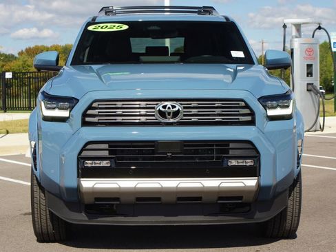 Used 2025 Toyota 4Runner Limited image 25