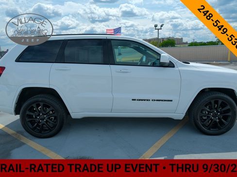 Used 2022 Jeep Grand Cherokee Laredo X AWD/4WD image 5