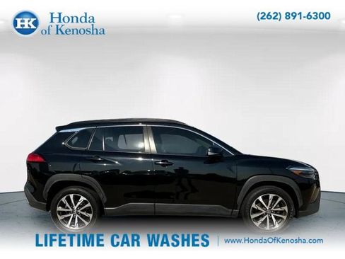 Used 2022 Toyota Corolla Cross XLE w/ Convenience Package image 7