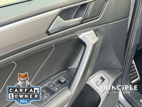 Certified 2022 Volkswagen Tiguan SE R-Line image 12