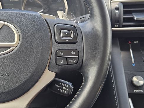 Used 2018 Lexus IS 300 w/ Comfort Package RWD image 28