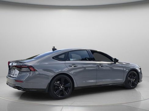 Used 2023 Honda Accord Sport image 7