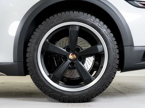 Used 2024 Porsche 911 Dakar AWD/4WD image 12