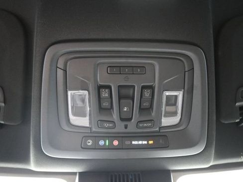 Used 2026 Chevrolet Silverado 1500 High Country w/ Technology Package AWD/4WD image 16