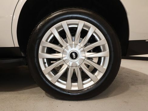 Used 2023 Cadillac Escalade Luxury AWD/4WD image 36