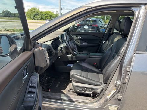 Used 2022 Nissan Rogue SV w/ SV Premium Package FWD image 6