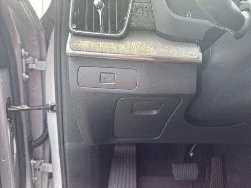 Used 2025 Volvo XC90 B6 Ultra w/ Protection Package Premier image 28