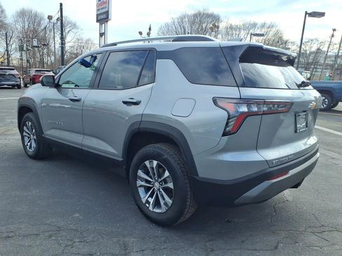 Used 2025 Chevrolet Equinox LT w/ Convenience Package II image 5