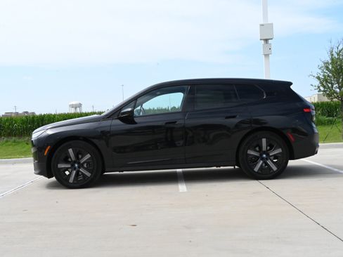 Used 2024 BMW iX xDrive50 w/ Premium Package AWD/4WD image 6